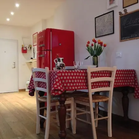 Retro In Centro Storico Apartment Bologna